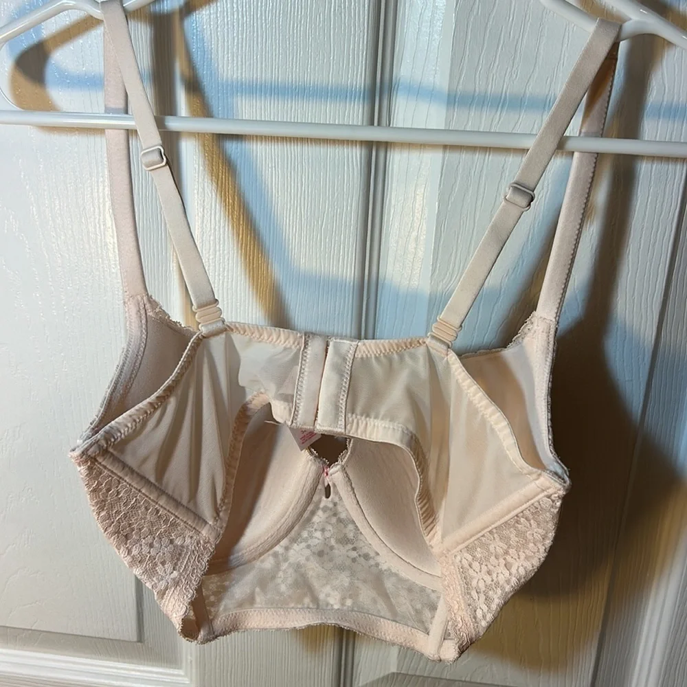 Victoria's Secret 34D Lined Demi Bra - Picture 4 of 5